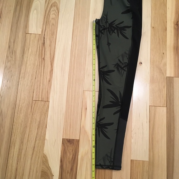 Sweaty Betty Green Zero Gravity Run Leggings Sz. M - Picture 11 of 11